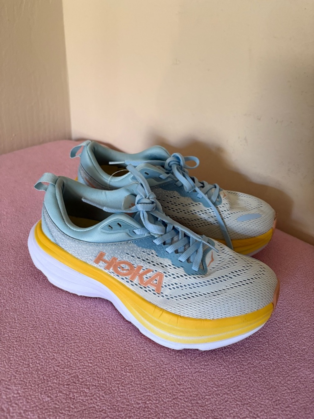 Hoka Bondi 8 Women Shoes Sneakers Excellent Condition Size 7B